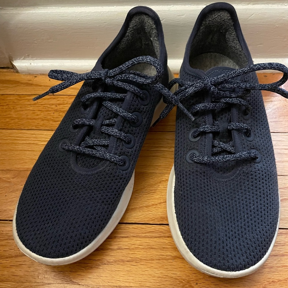 Allbirds Women’s Size 8 Navy Sneakers